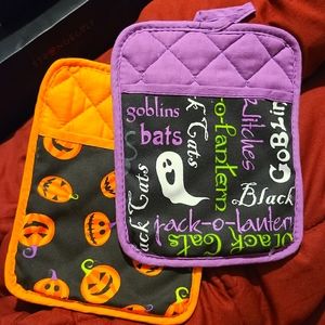 HALLOWEEN OVEN MITTS